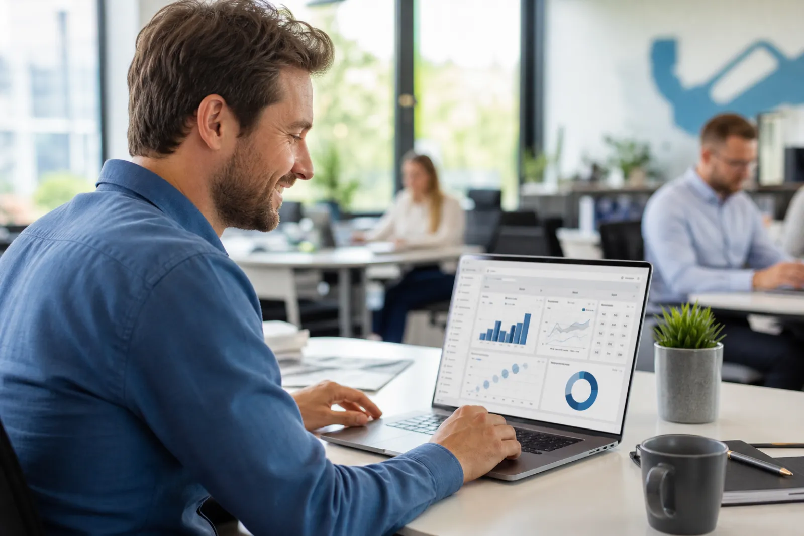 Self-Service BI: Wie Fachbereiche selbst auswerten — ohne Datenchaos